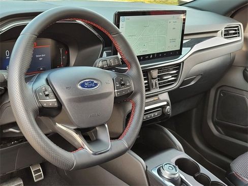 Used 2024 Ford Escape ST-Line w/ Tech Pack #1 image 9