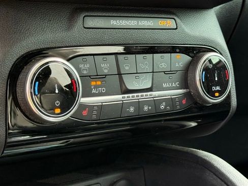 Used 2022 Ford Escape SEL w/ Technology Package image 19