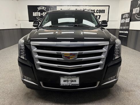 Used 2016 Cadillac Escalade ESV Luxury AWD/4WD image 3