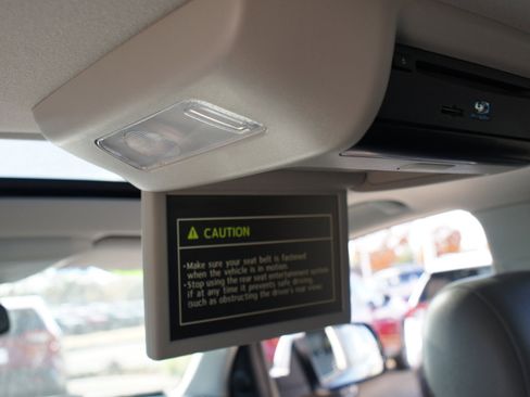 Used 2016 Toyota Sequoia Platinum image 12