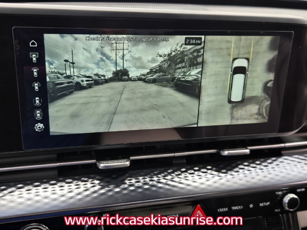 Used 2023 Kia Carnival SX Prestige FWD image 24