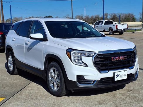 Used 2024 GMC Terrain SLE image 7