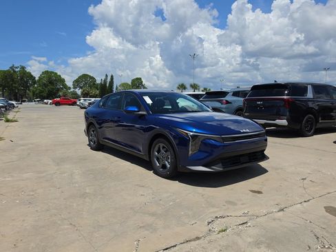 New 2026 Kia K4 FWD image 2
