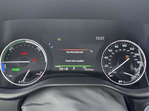 Used 2023 Toyota Sienna Platinum image 23