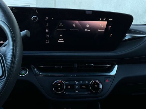 Used 2025 Buick Envista Preferred image 24