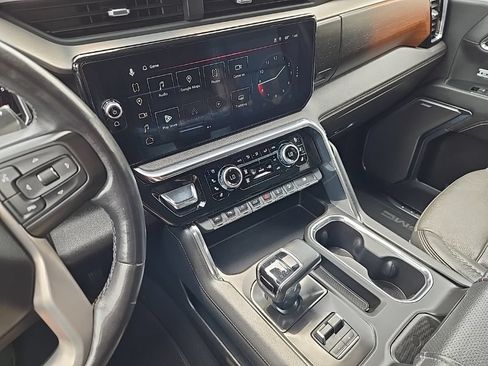Used 2024 GMC Sierra 1500 Denali AWD/4WD image 29