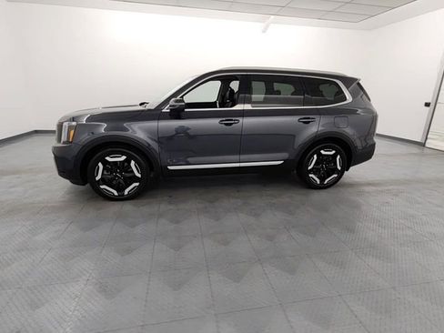 Used 2023 Kia Telluride EX image 4