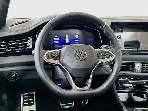 Used 2025 Volkswagen Jetta Sport FWD image 18