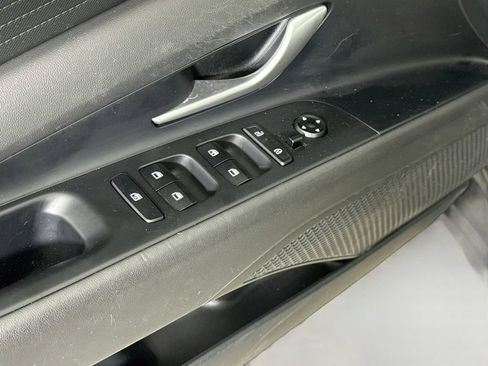 Certified 2024 Hyundai Elantra SE FWD image 23