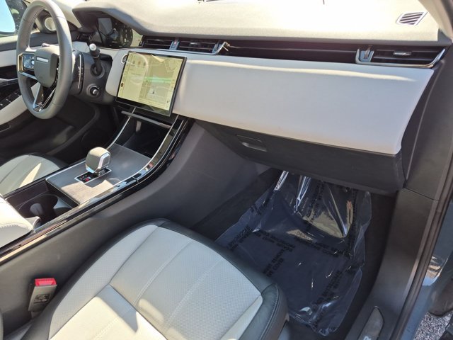 Used 2024 Land Rover Range Rover Evoque Dynamic SE AWD/4WD image 23