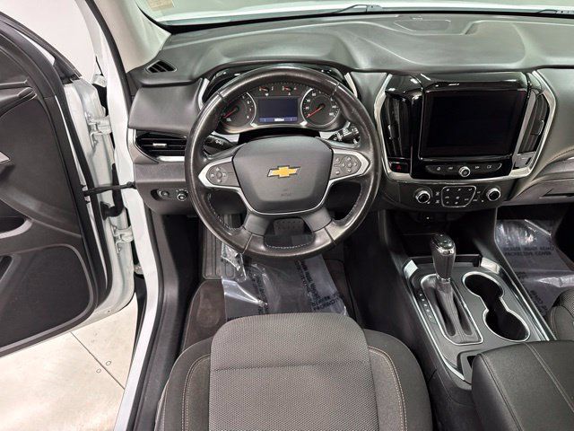 Used 2020 Chevrolet Traverse LT FWD image 16