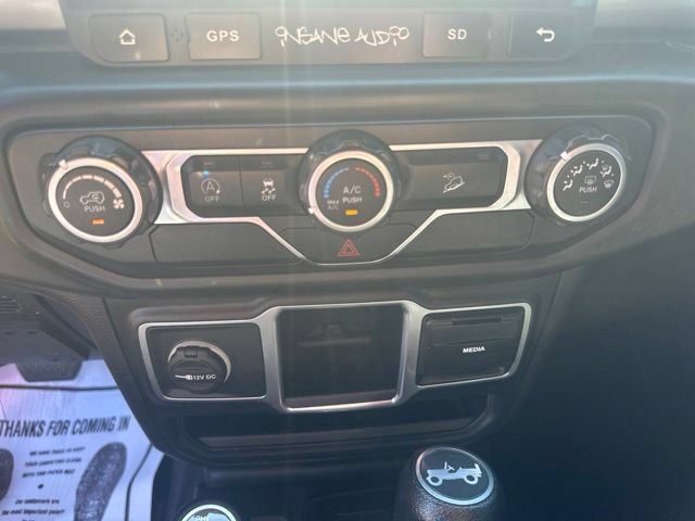 Used 2018 Jeep Wrangler Unlimited Sport AWD/4WD image 25