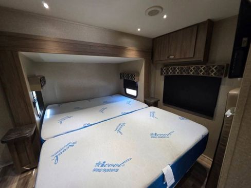 Used 2016 Mercedes-Benz Sprinter 3500 image 26