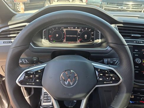Used 2022 Volkswagen Tiguan SEL R-Line AWD/4WD image 28