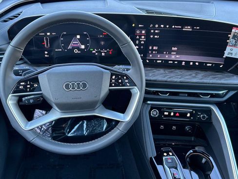 New 2025 Audi Q5 Premium image 13