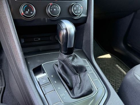 Used 2019 Volkswagen Tiguan S FWD image 19
