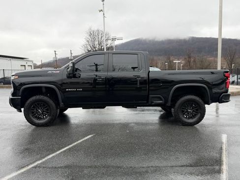 Used 2024 Chevrolet Silverado 2500 ZR2 w/ Technology Package AWD/4WD image 14