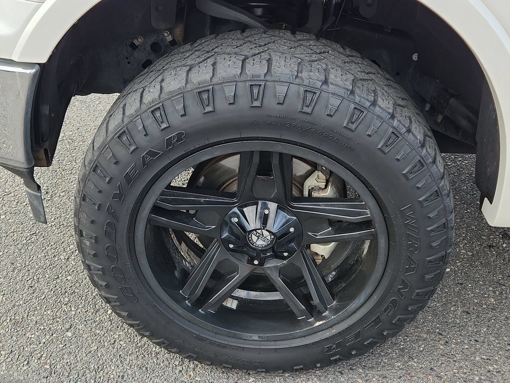 Used 2018 Ford F150 Lariat w/ Equipment Group 502A Luxury AWD/4WD image 6