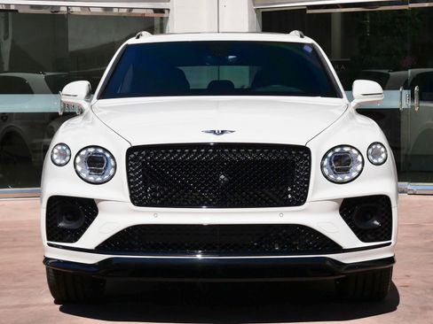 Used 2022 Bentley Bentayga V8 image 11