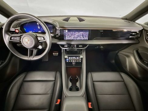 Certified 2025 Porsche Macan 4S Electric AWD/4WD image 11