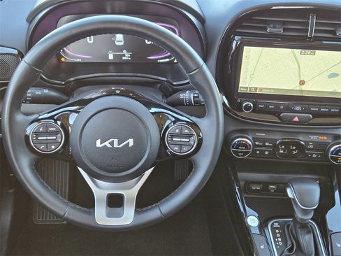Certified 2025 Kia Soul EX image 10