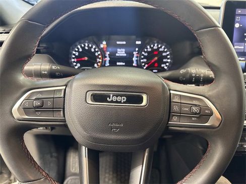 Used 2023 Jeep Compass Trailhawk image 8