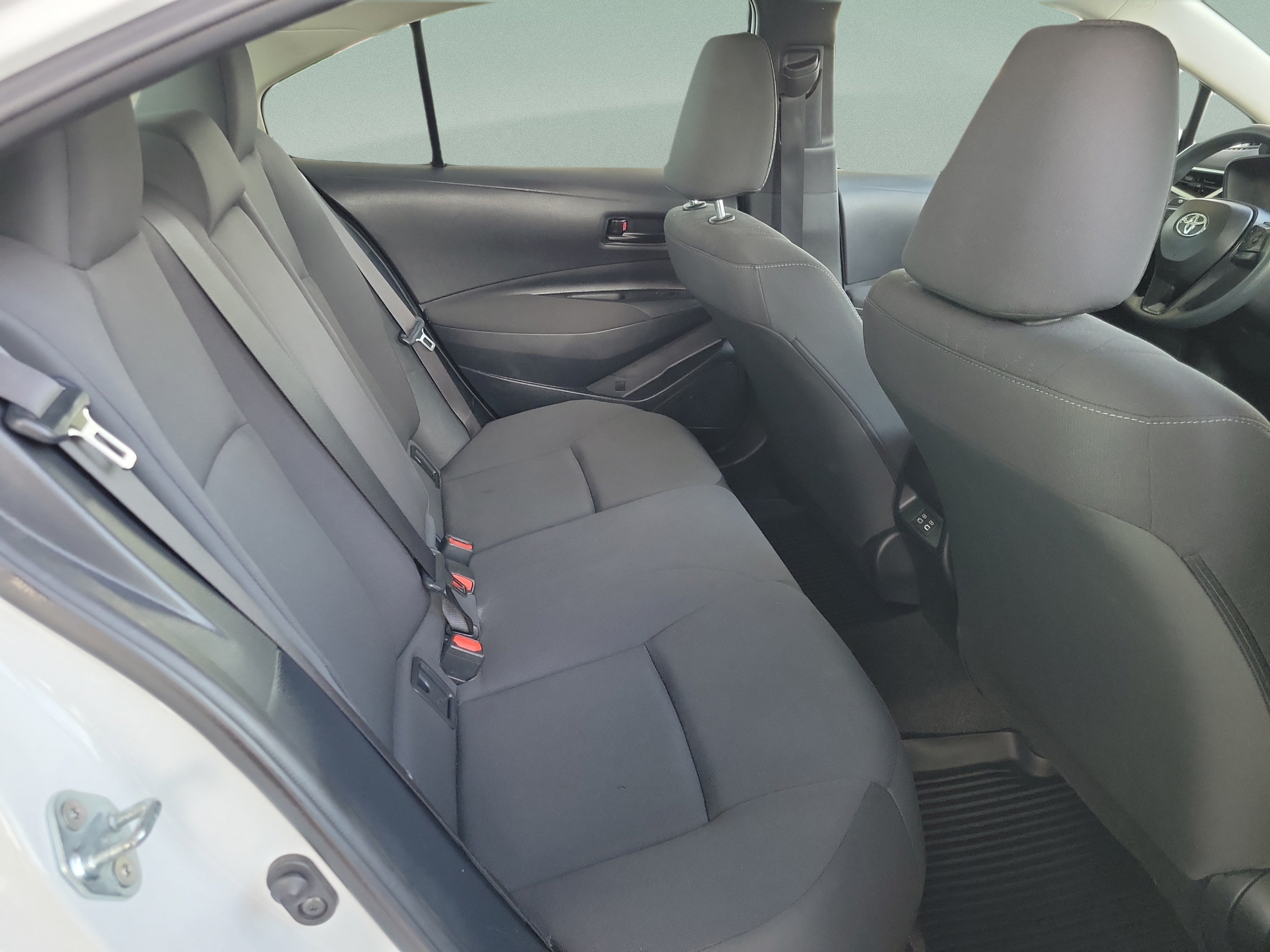 Used 2024 Toyota Corolla LE FWD image 29