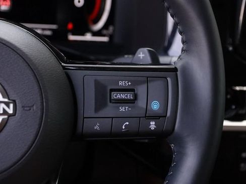 Certified 2025 Nissan Pathfinder Platinum AWD/4WD image 15