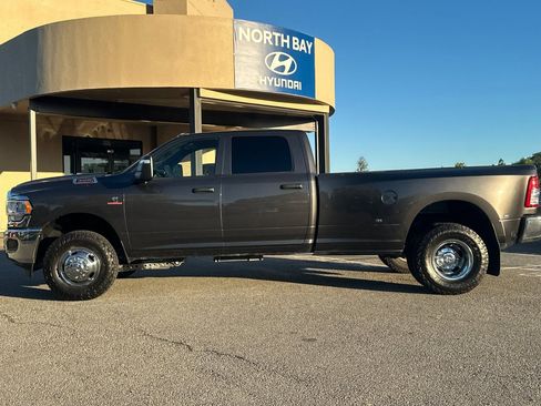 Used 2024 RAM 3500 Tradesman w/ Chrome Appearance Group image 6