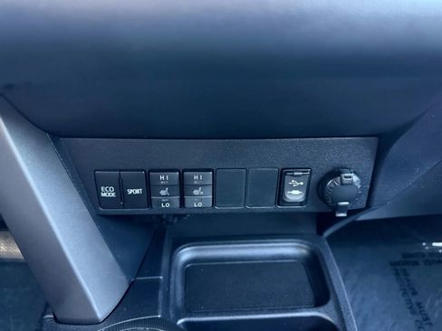 Used 2016 Toyota RAV4 SE FWD image 20