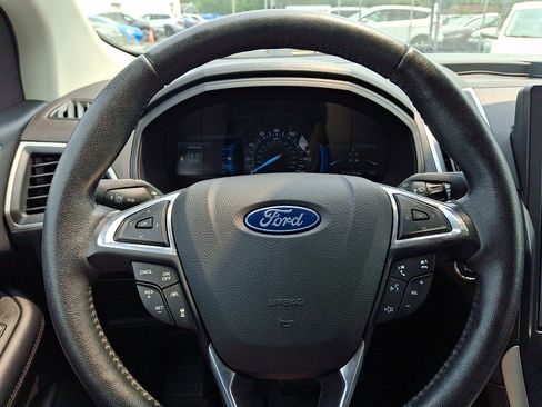 Used 2022 Ford Edge SEL w/ Sport Appearance Package AWD/4WD image 17