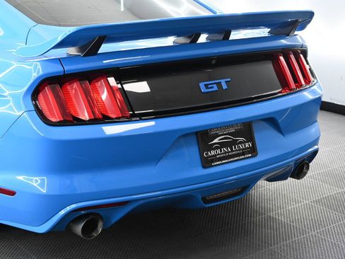 Used 2017 Ford Mustang GT w/ GT Performance Package RWD image 11