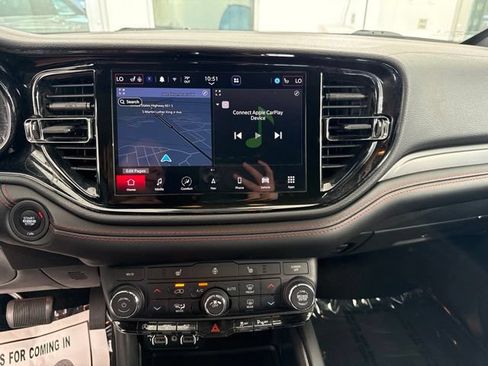 Used 2025 Dodge Durango GT AWD/4WD image 25