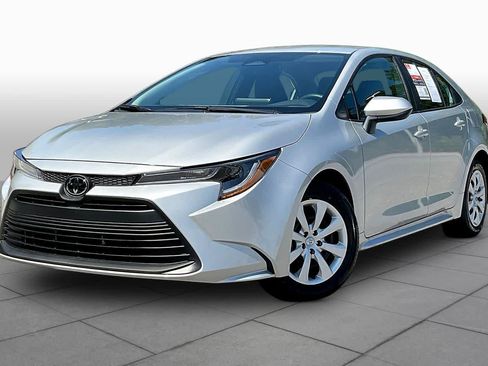 Used 2026 Toyota Corolla LE FWD image 1