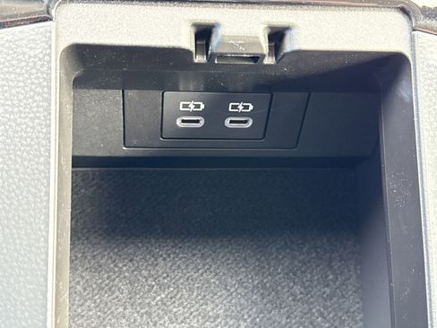 Used 2025 Toyota Prius LE image 29