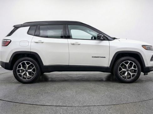 Used 2025 Jeep Compass Limited AWD/4WD image 11