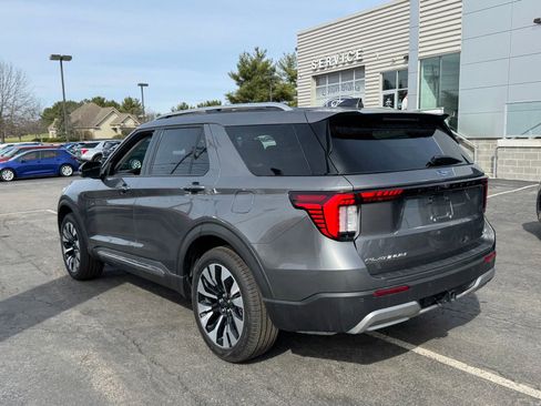 New 2026 Ford Explorer Platinum w/ LUX Leather Package AWD/4WD image 4