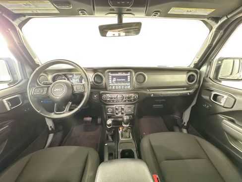 Used 2023 Jeep Wrangler Unlimited w/ Cold Weather Group AWD/4WD image 3
