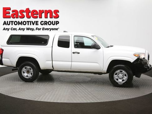 Used 2020 Toyota Tacoma SR image 45