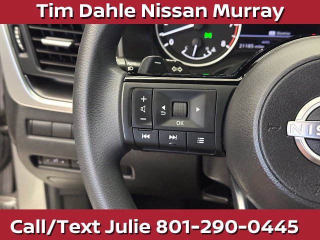Used 2023 Nissan Rogue SV AWD/4WD image 24