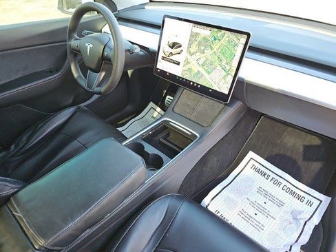 Used 2021 Tesla Model Y Long Range image 14