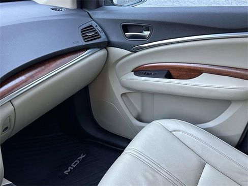 Used 2017 Acura MDX SH-AWD image 38