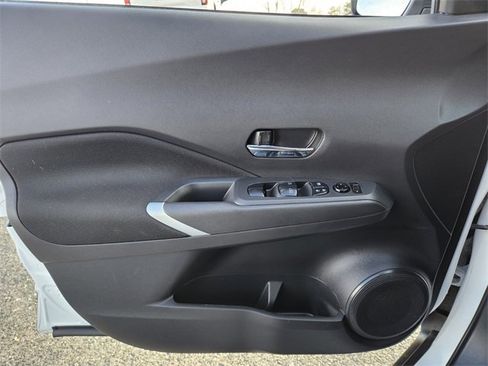 Used 2023 Nissan Kicks SV image 28