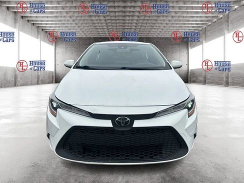 Used 2022 Toyota Corolla LE FWD image 2