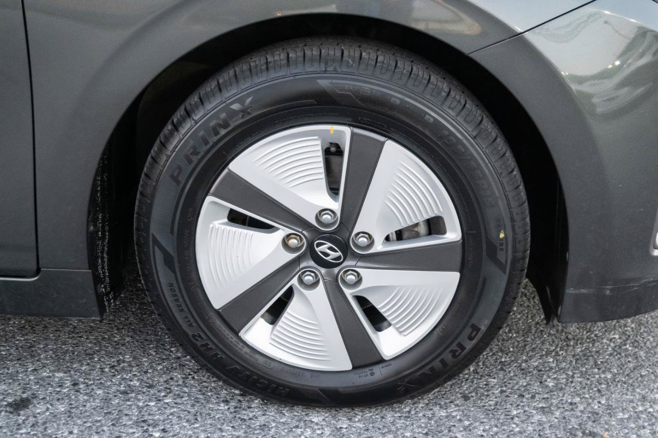 Used 2020 Hyundai Ioniq Blue FWD image 35