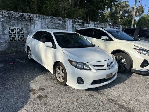 Used 2013 Toyota Corolla FWD image 3
