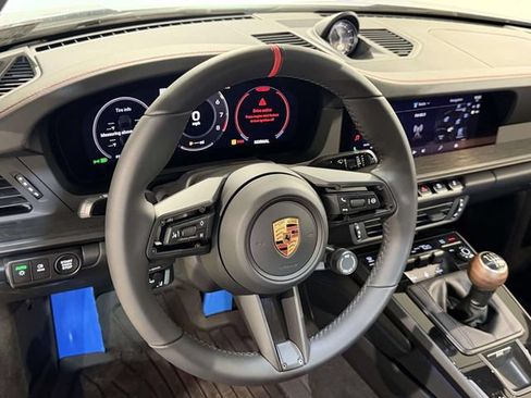 Used 2026 Porsche 911 Carrera RWD image 27