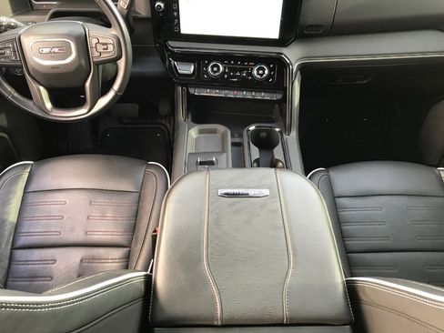 Used 2025 GMC Sierra 2500 AT4X image 14