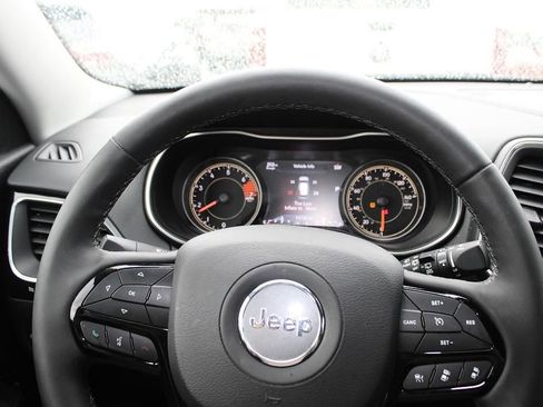 Used 2023 Jeep Cherokee Altitude Lux AWD/4WD image 18