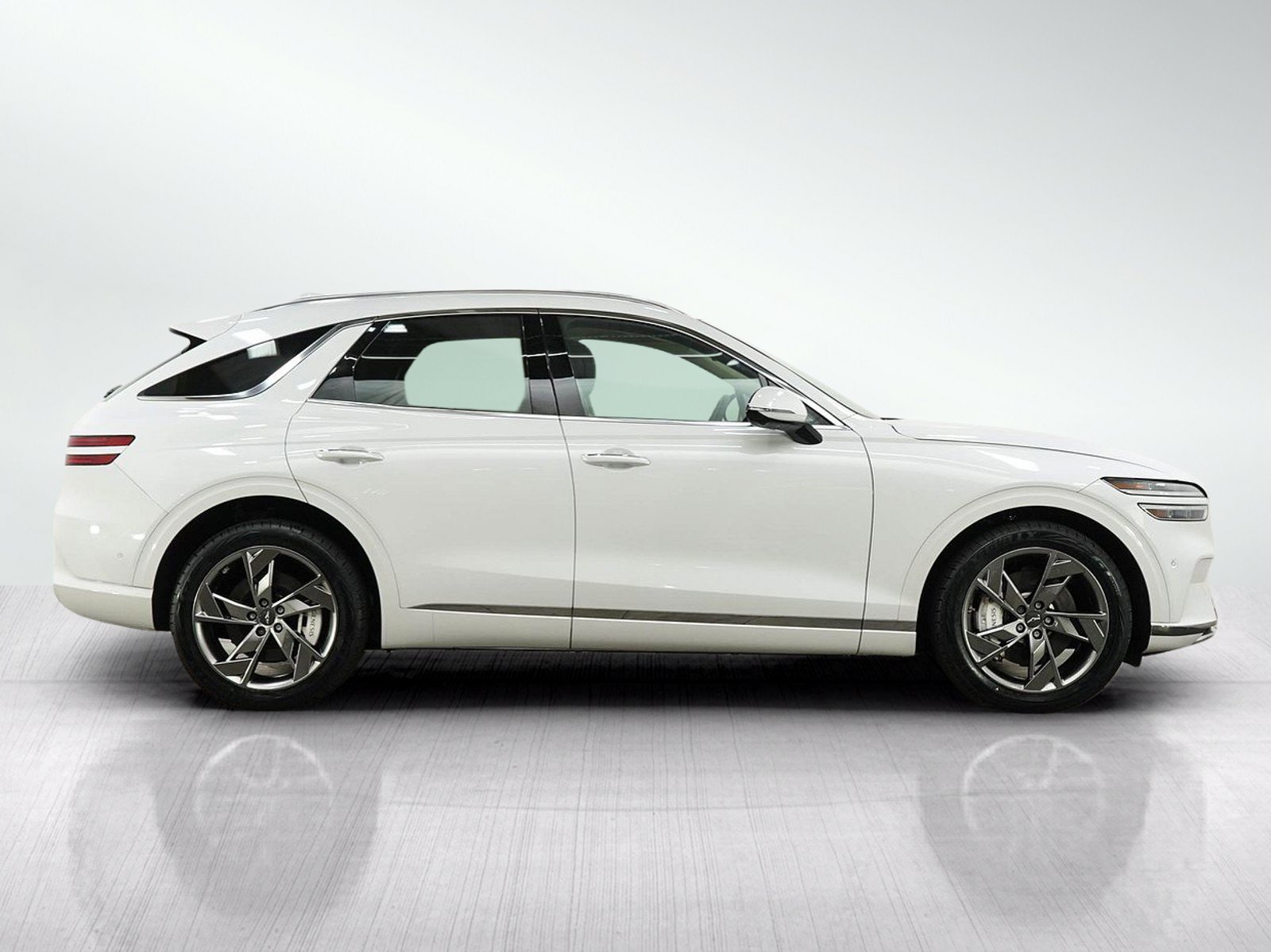 Used 2025 Genesis Electrified GV70 w/ Prestige Package AWD/4WD image 6